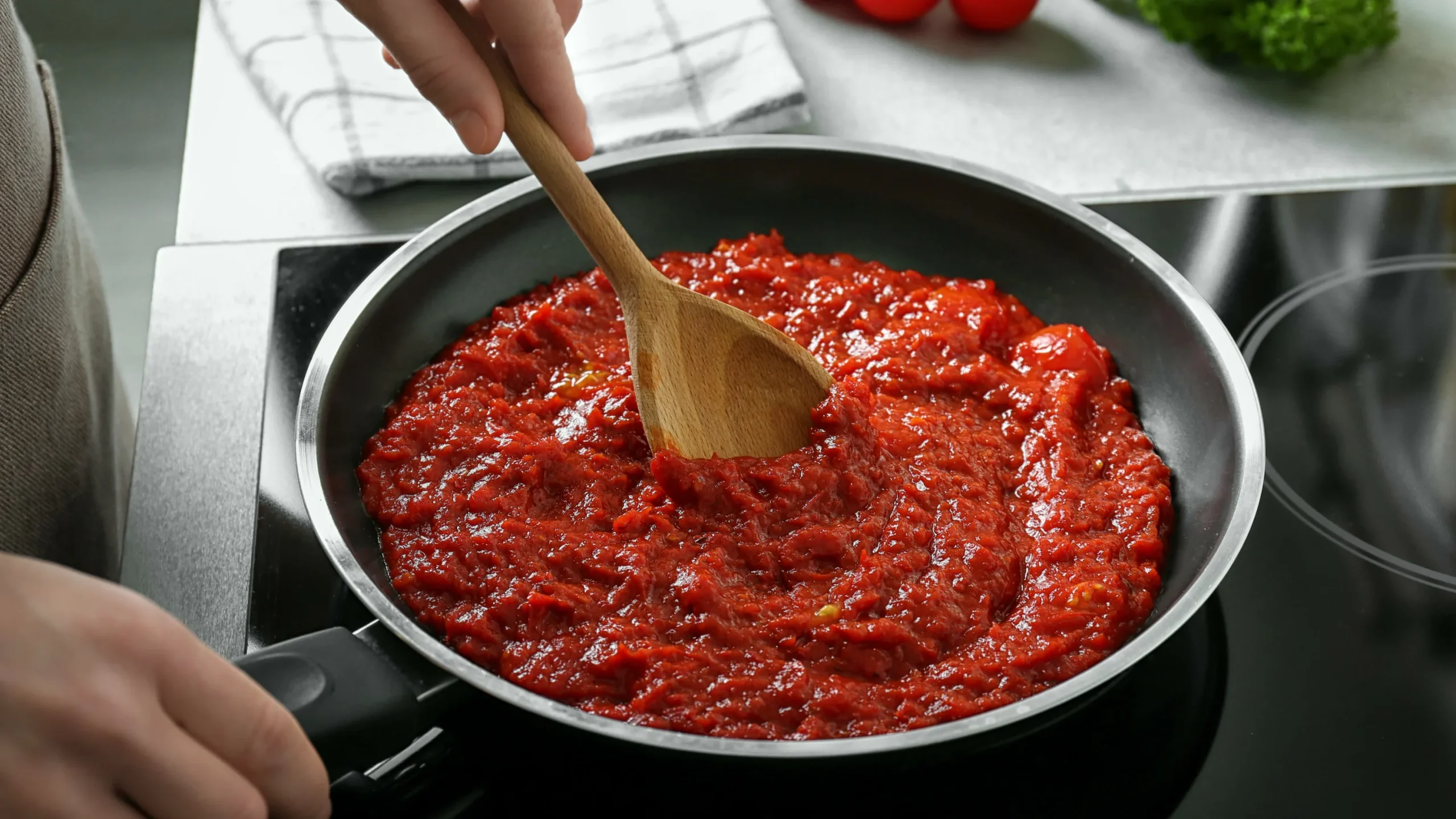 Recept na rajčatové pyré. „Jsem nadšená, už nikdy nebudu kupovat pyré v obchodě.“