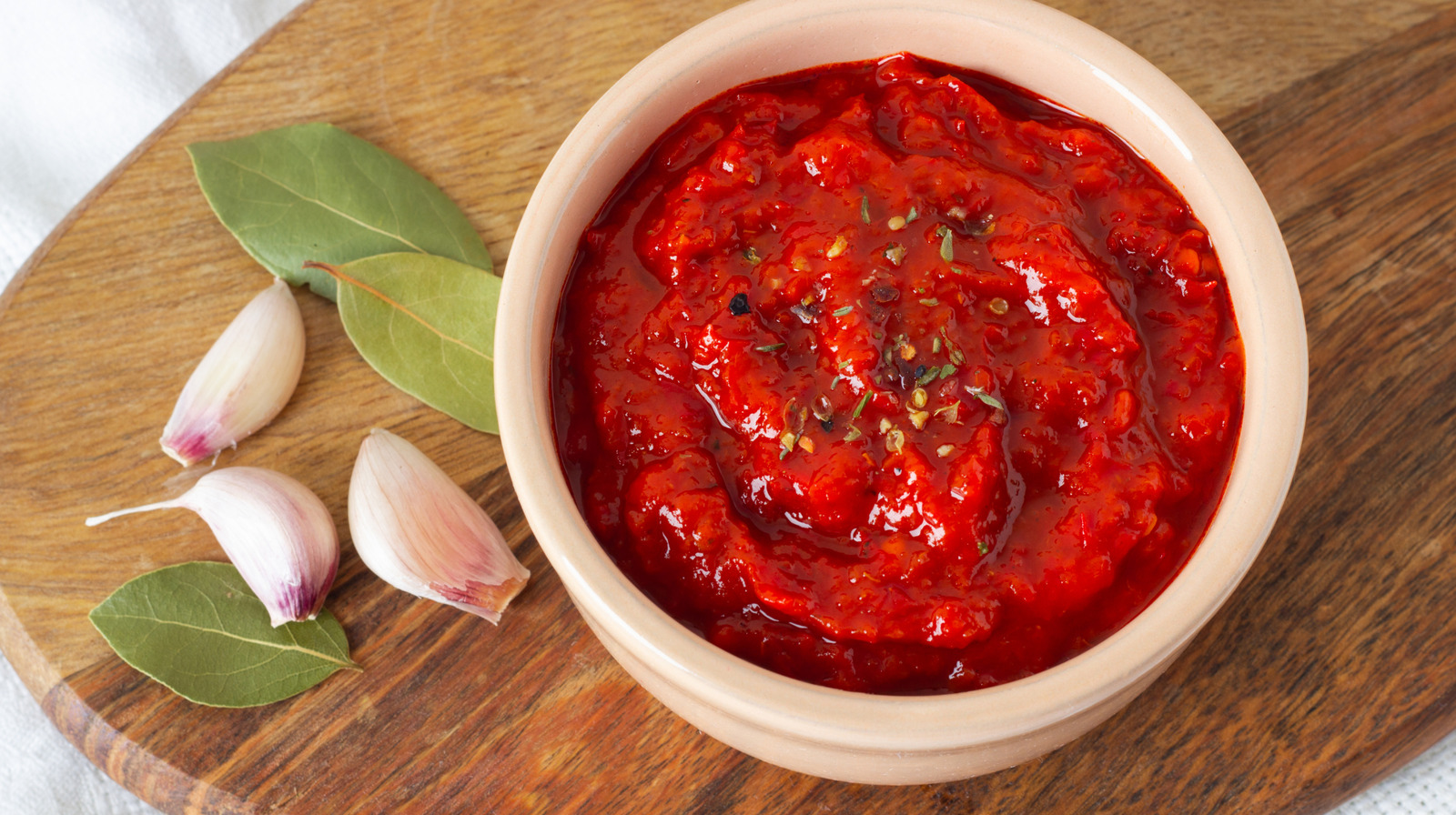 Voňavé rajčatové čatní je mnohem lepší než kečup. Když ho připravuji, sousedé mě žádají o recept.