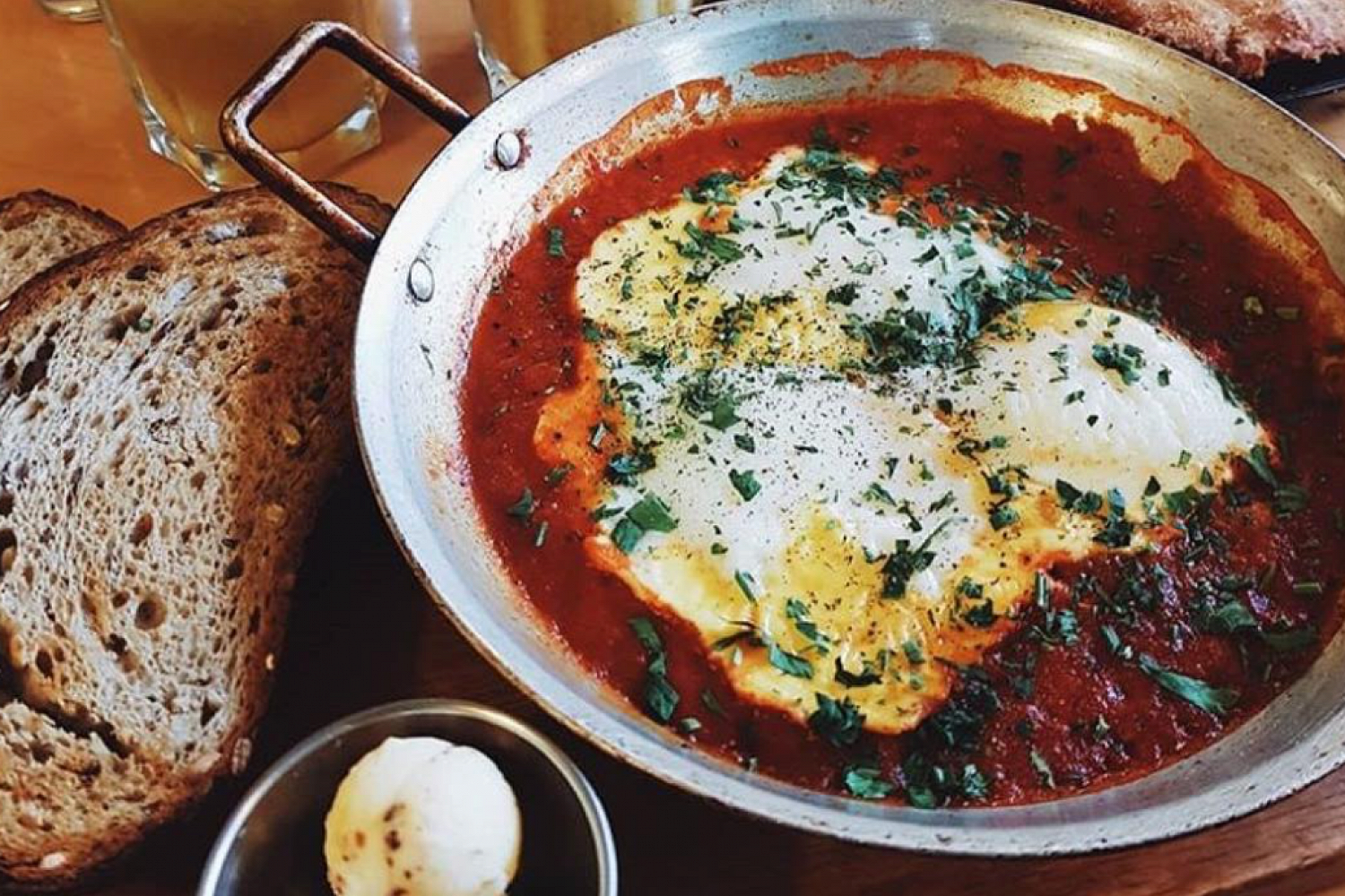 Vejce po pizzaiolo: jednoduchý a zdravý italský recept, který vám umožní odpočinout si od těstovin