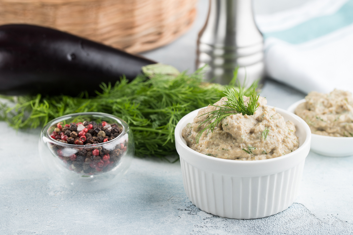 Lilková pasta na zimu: teď je třeba ji připravit, dokud jsou lilky levné