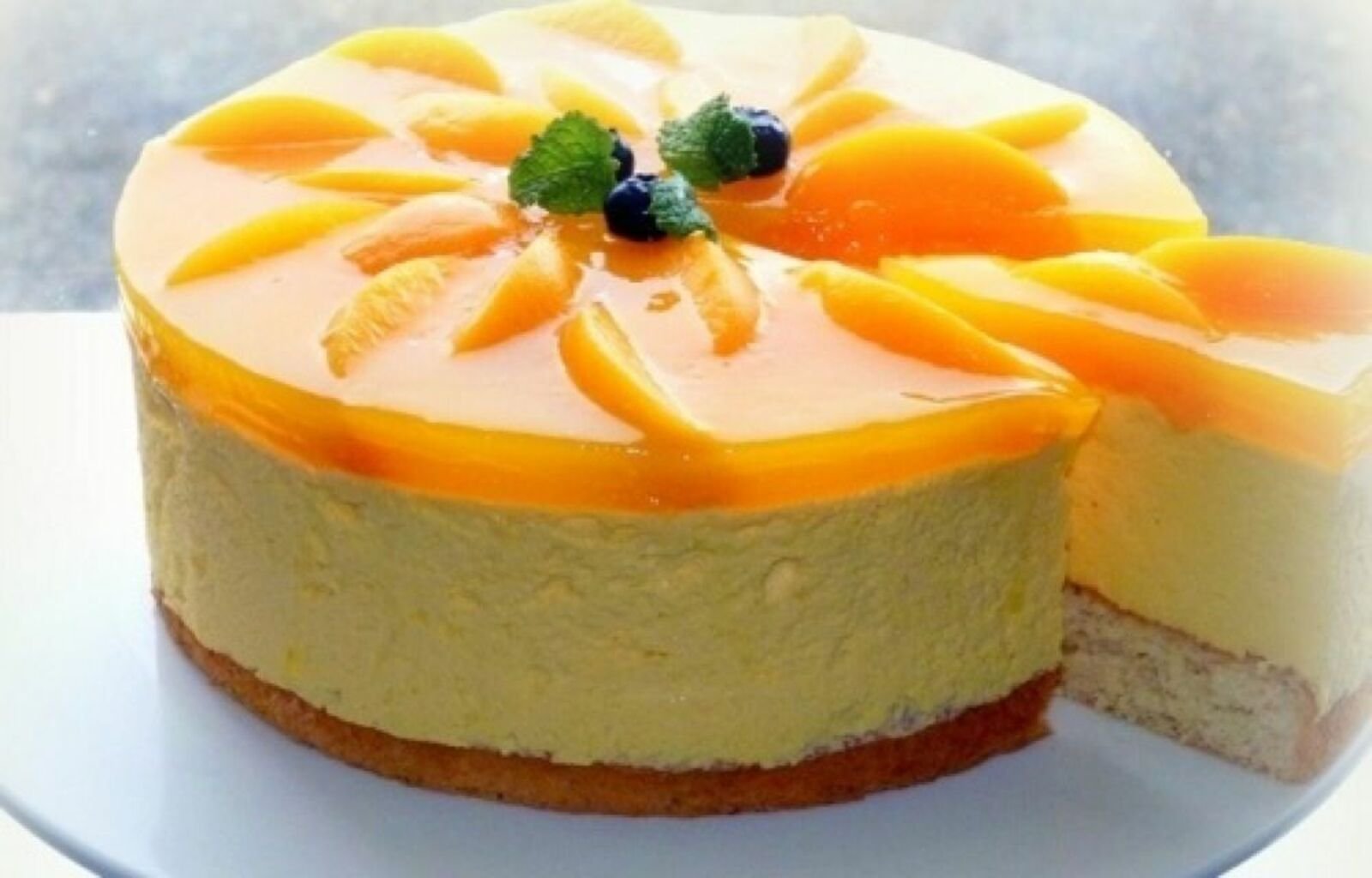 Krém mascarpone, barevné želé a broskve. Recept na dort „Rusačka“