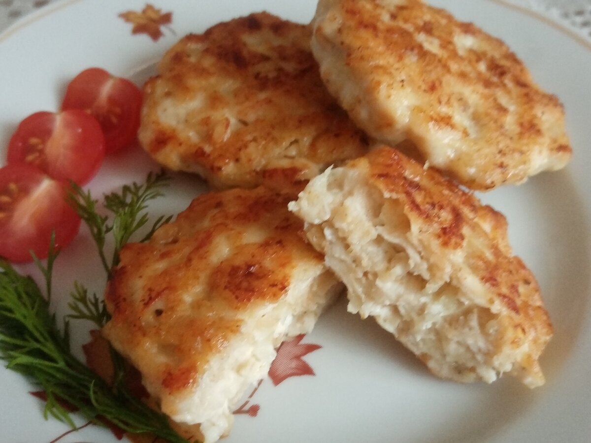 Pokud jde o kuřecí kotlety, tak jen takto. Žádné jiné nejsou tak šťavnaté a chutné: jednoduchý recept.