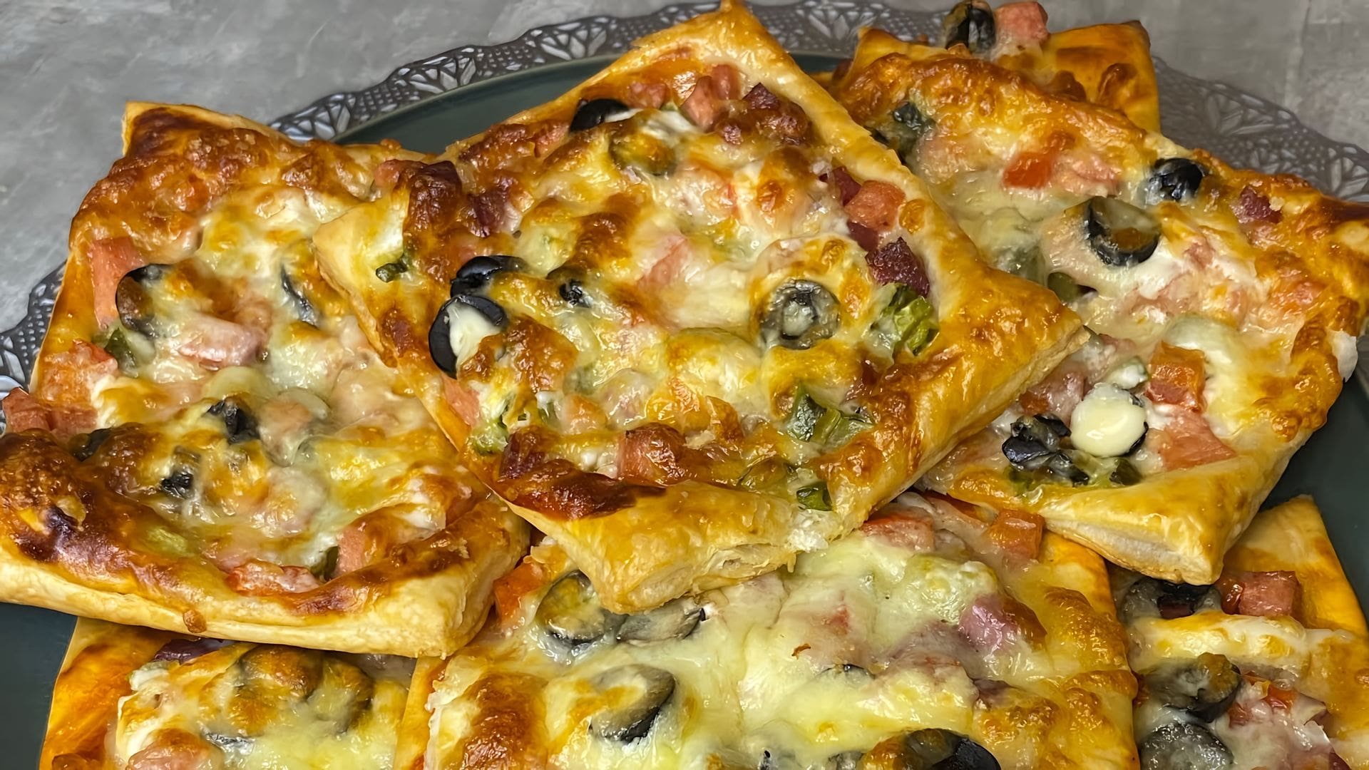 Tato pizza z listového těsta sklízí velký úspěch. Hosté jsou v šoku, když ji podávám.