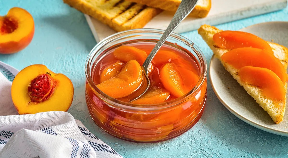Připravuji broskvový džem bez použití zahušťovadel. Zahušťuji ho podle starého receptu.