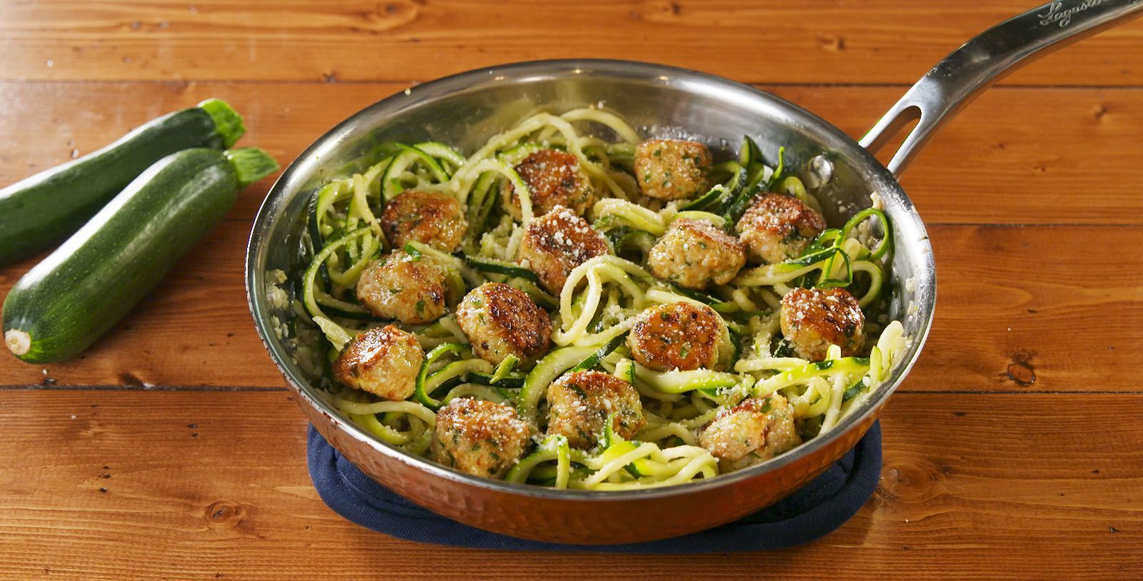 Chutná jako v italské restauraci, ale nezůstává na pase. Po těchto špagetách se budete cítit lehce