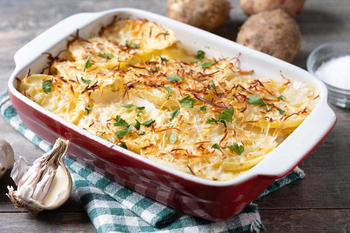 Francouzi tomuto jídlu říkají „gratin“. Pečené za 10 zlotých, bude to vydatný oběd pro celou rodinu.