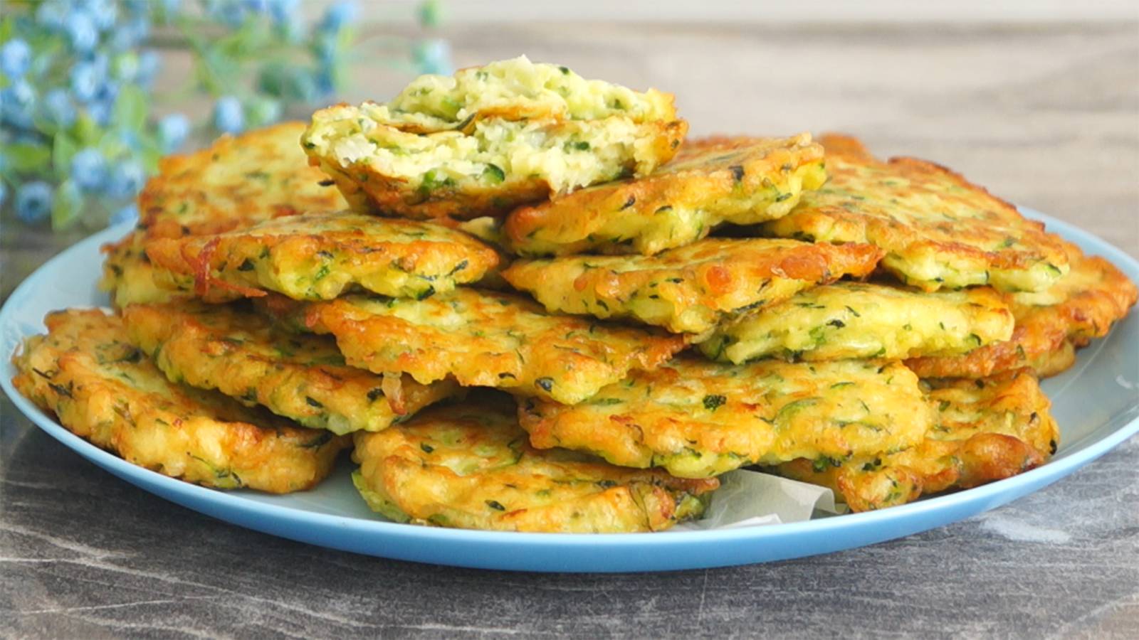 Jsou podobné bramborovým plackám, ale mnohem zdravější. A recept je velmi jednoduchý.