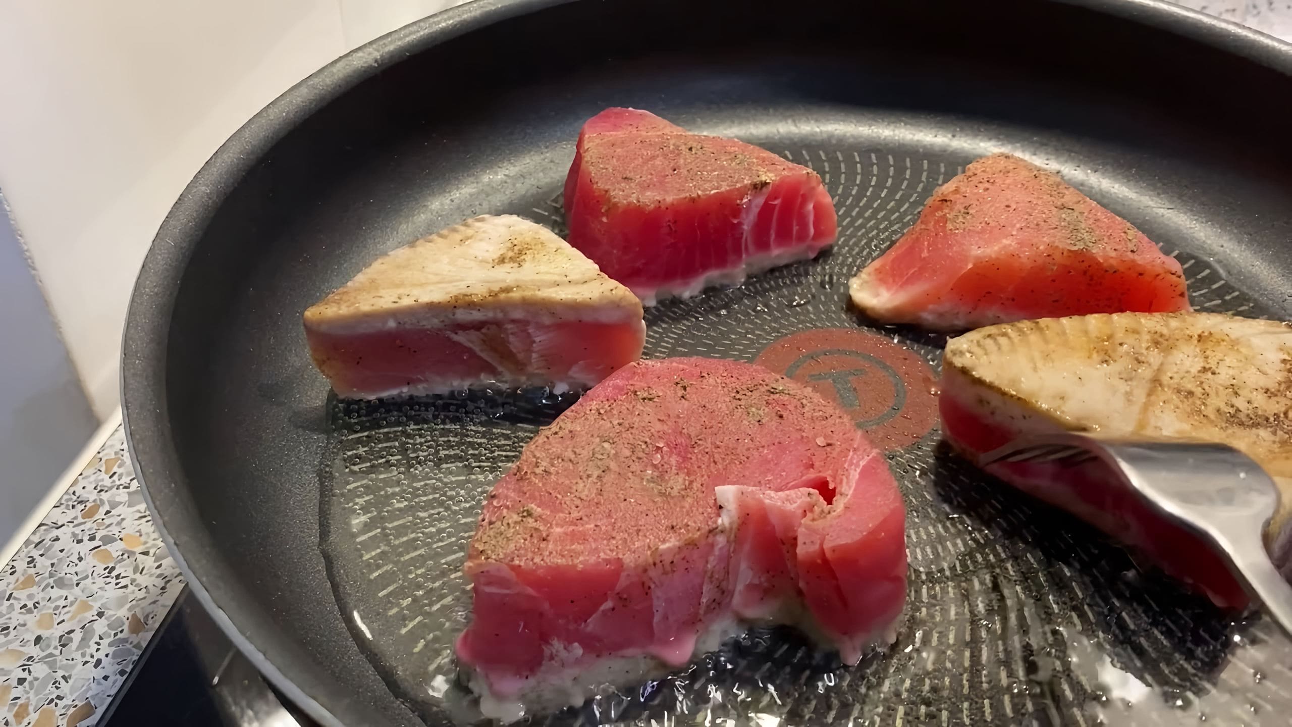 Recept na tuňáka s cibulí, jednoduché a zdravé jídlo z Cádizu, které můžete zařadit do svého týdenního jídelníčku