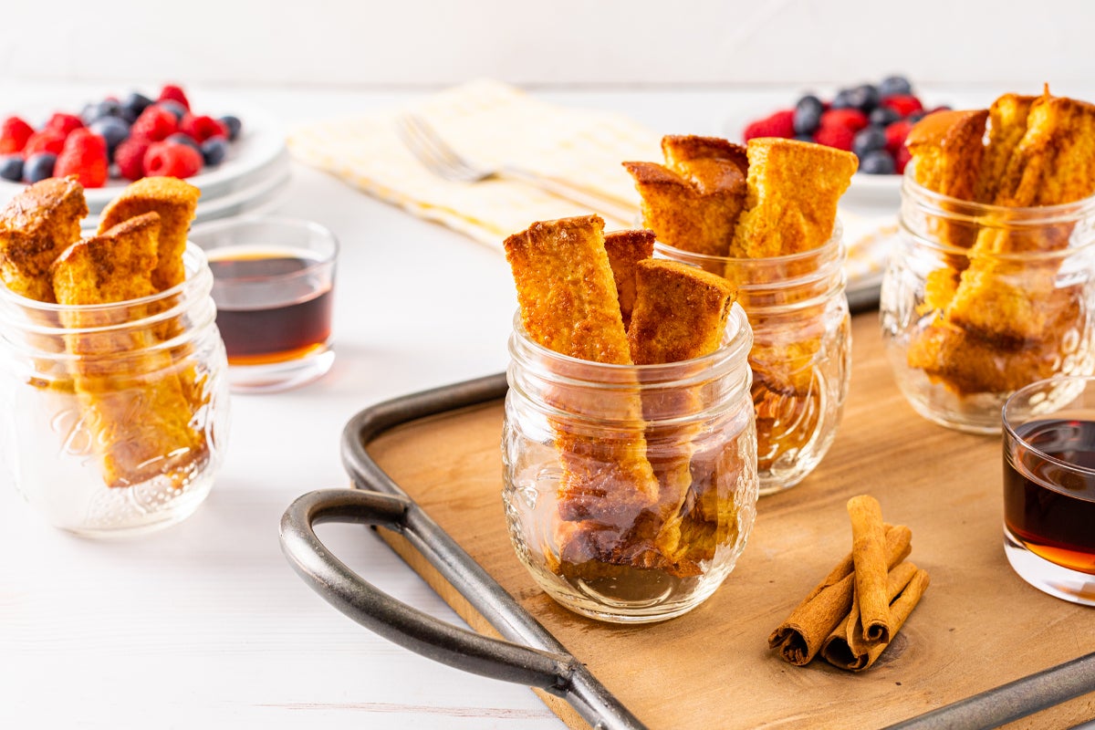 Tyto francouzské toasty z horkovzdušné fritézy jsou křupavé, dozlatova opečené a ideální k snídani
