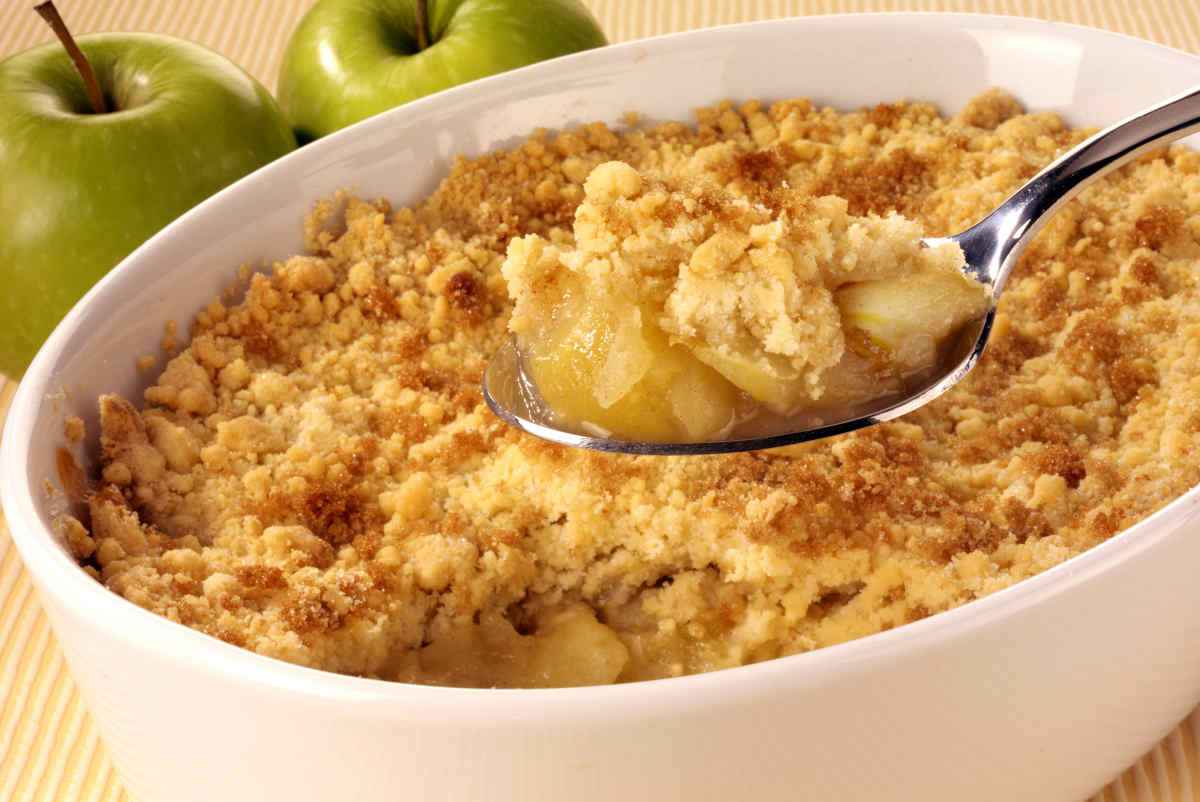 Bez lepku a cukru: jak připravit zdravý vlhký pudink z hrušek a ovesných vloček