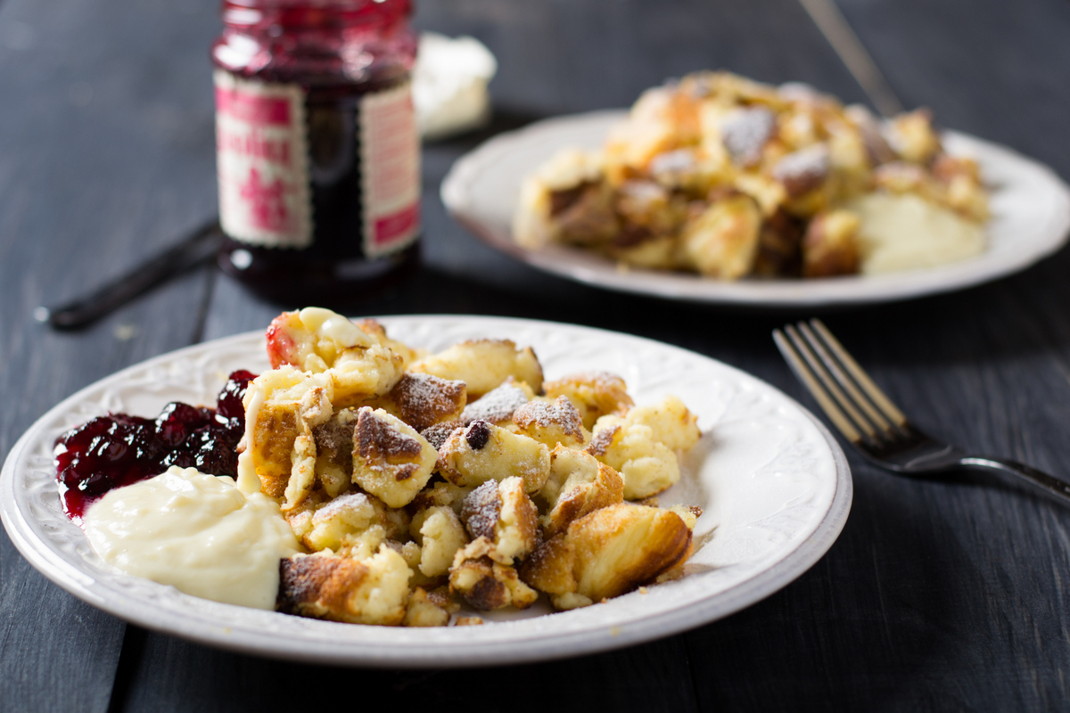 Kaiserschmarrn je velmi chutné jídlo, ale jeho příprava není úplně jednoduchá. Tři nejlepší kuchaři prozrazují své recepty.