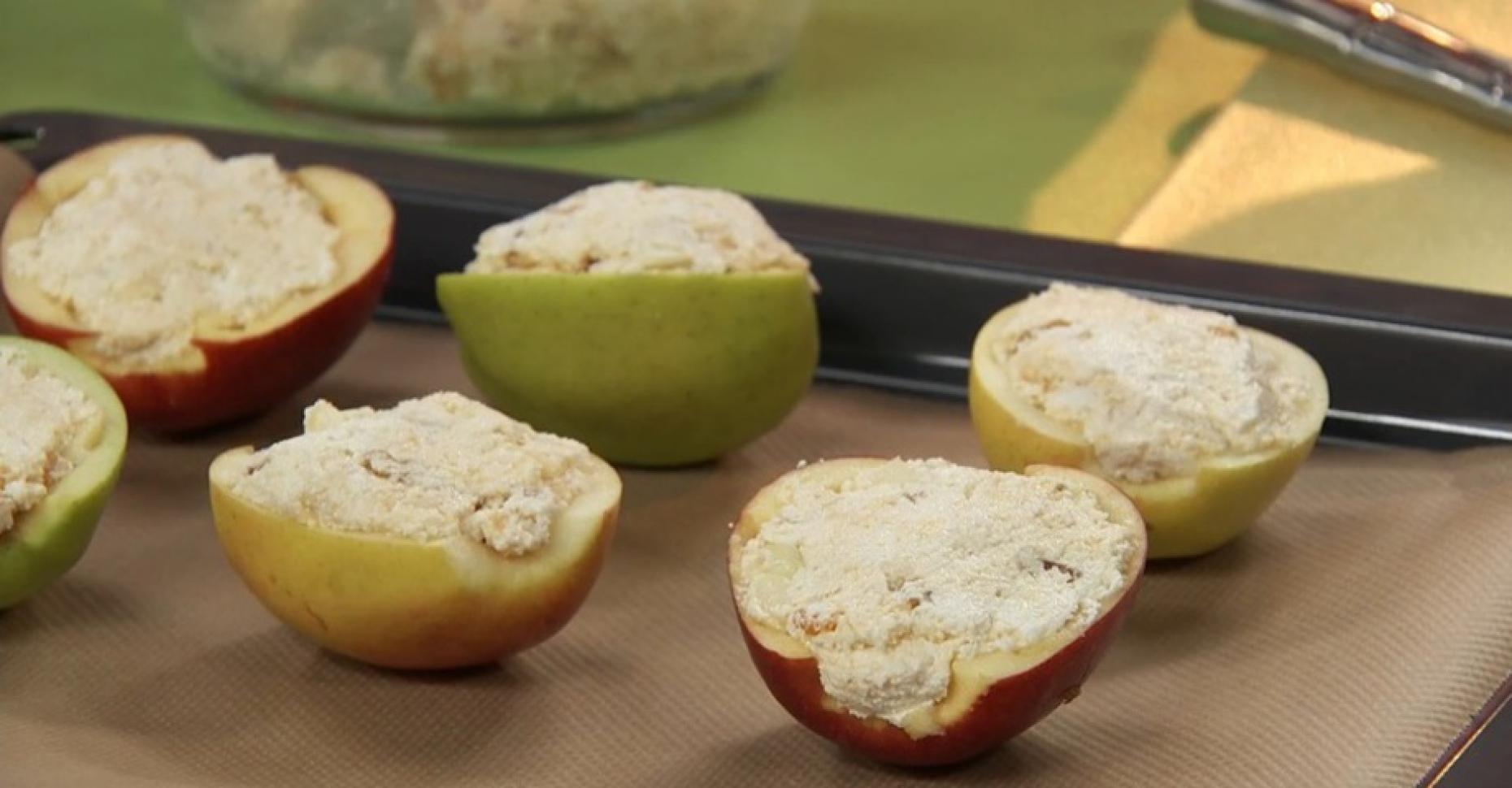 Nápad na zdravý páteční dezert. Pečené jablka à la cheesecake