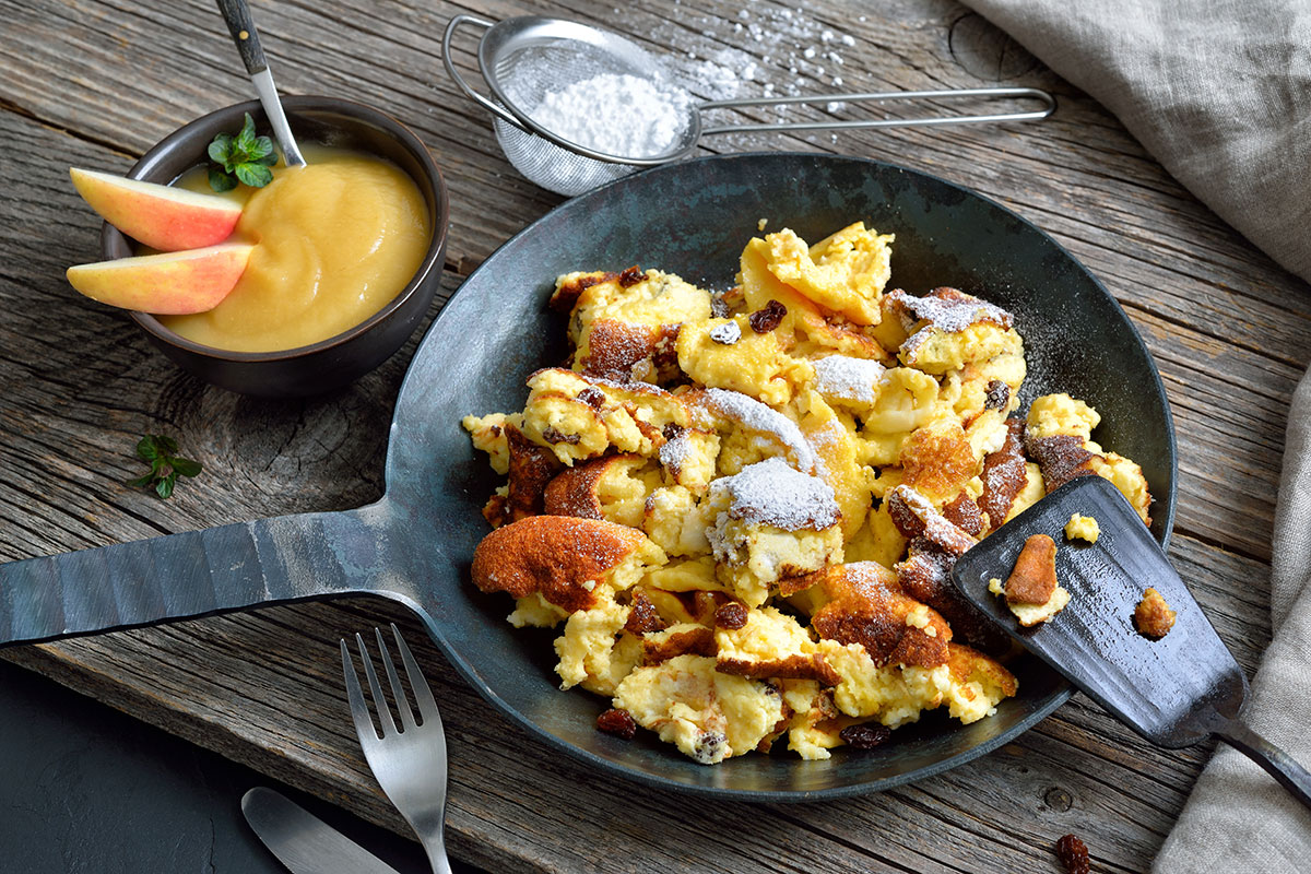 Kaiserschmarrn, rakouská klasika – tak se připravuje lehká varianta