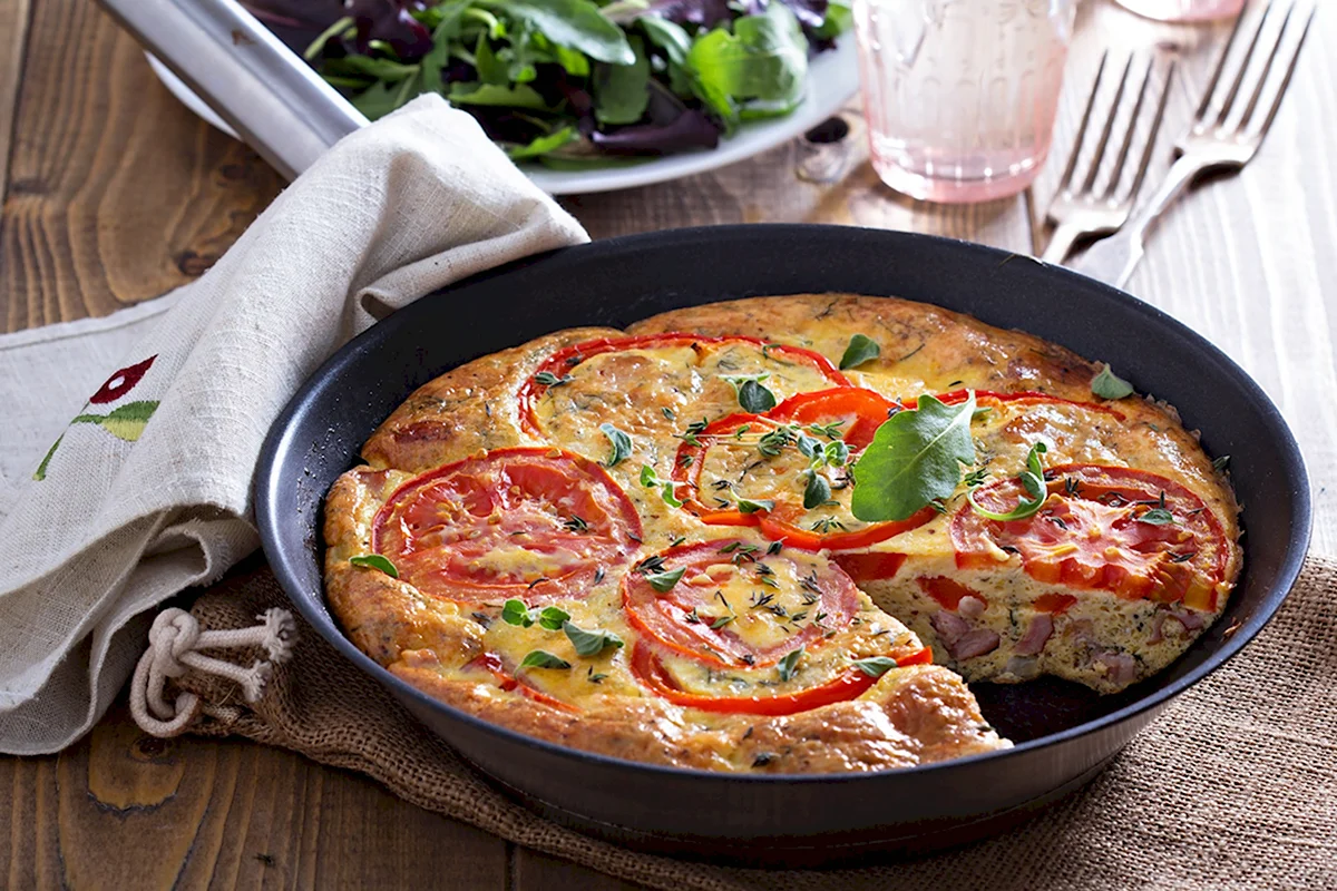 Když má rodina chuť na výživnou večeři, připravuji tento omelet. Zelenina mu dodává chuť
