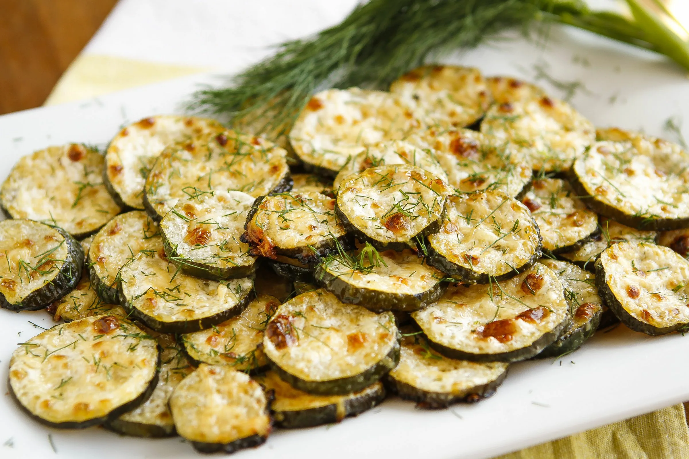 Dříve jsem je obaloval v trojobalu a smažil jako kotlety. Nyní mám lepší recept na cukety