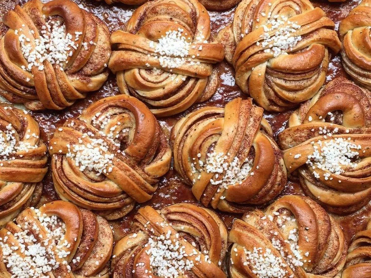 Recept na tyto lahodné buchty jsem přivezl ze Švédska. Pro mě už neexistují žádné jiné buchty s skořicí.