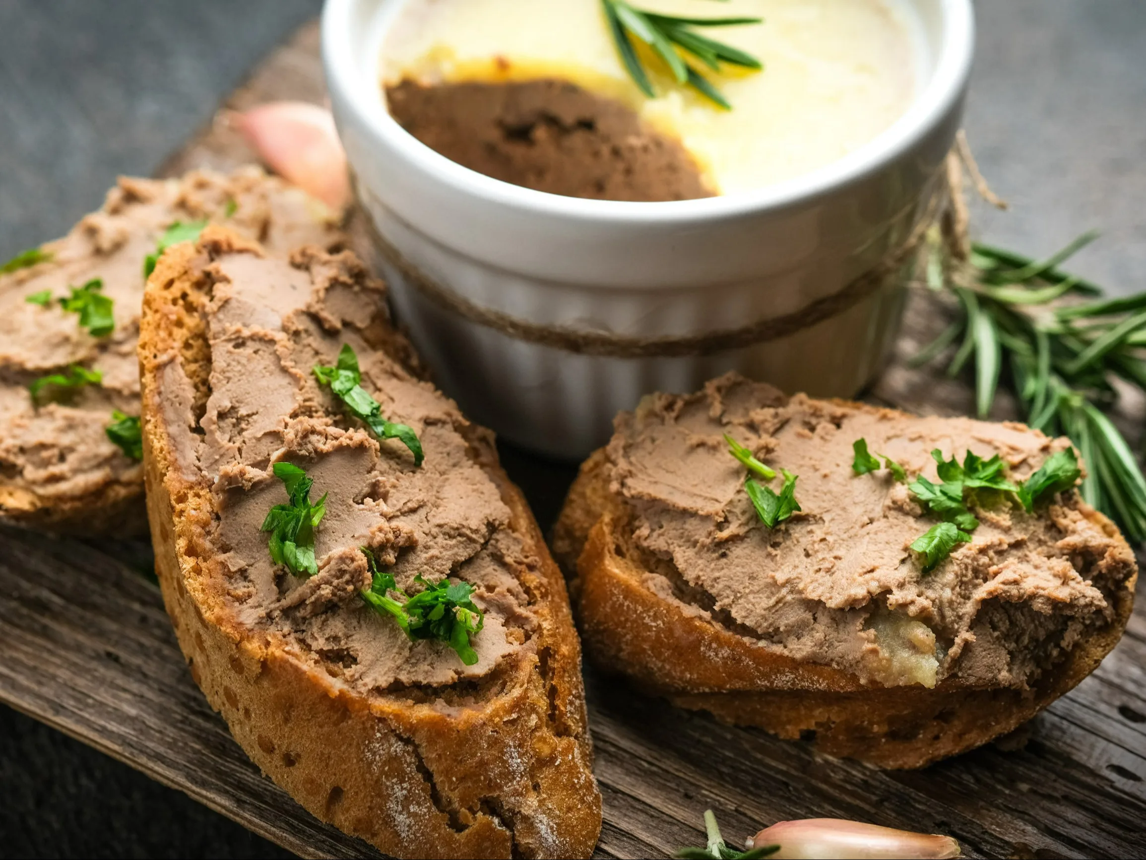 Moje babička měla svůj vlastní recept na levnou pomazánku na sendviče. Připravte si ji sami a už nebudete kupovat tu z obchodu.
