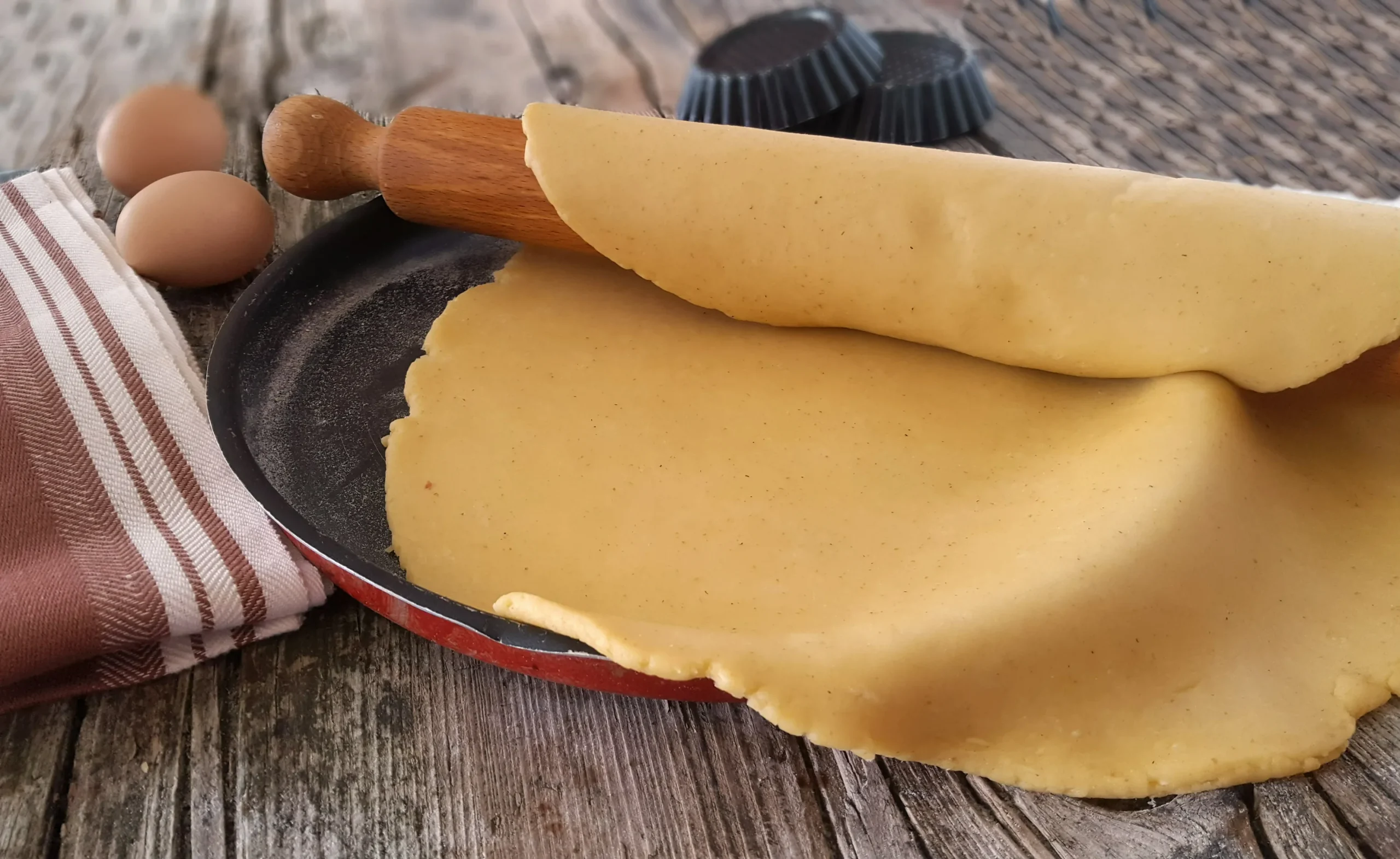 Můj známý cukrář se se mnou podělil o nejjednodušší recept. Teď se mi vždycky podaří upéct dokonalé křehké těsto