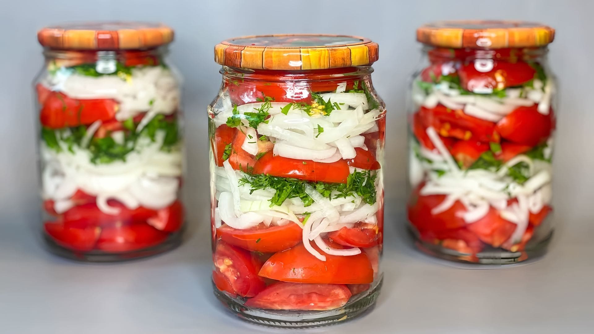 Dodnes vzpomínám na babiččiny rajčata z konzervy. Tento recept používám každý rok.
