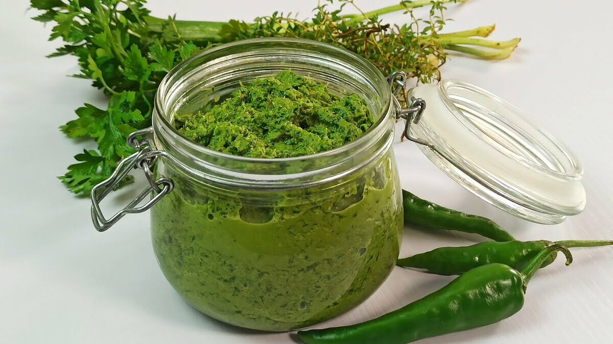 Zelená adjika „Smaragd“ – chutnější než jakákoli kupovaná omáčka
