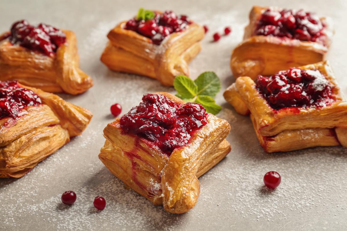 Moje máma dělá úžasné koláčky z listového těsta. Dvě ingredience a návrat do dětství