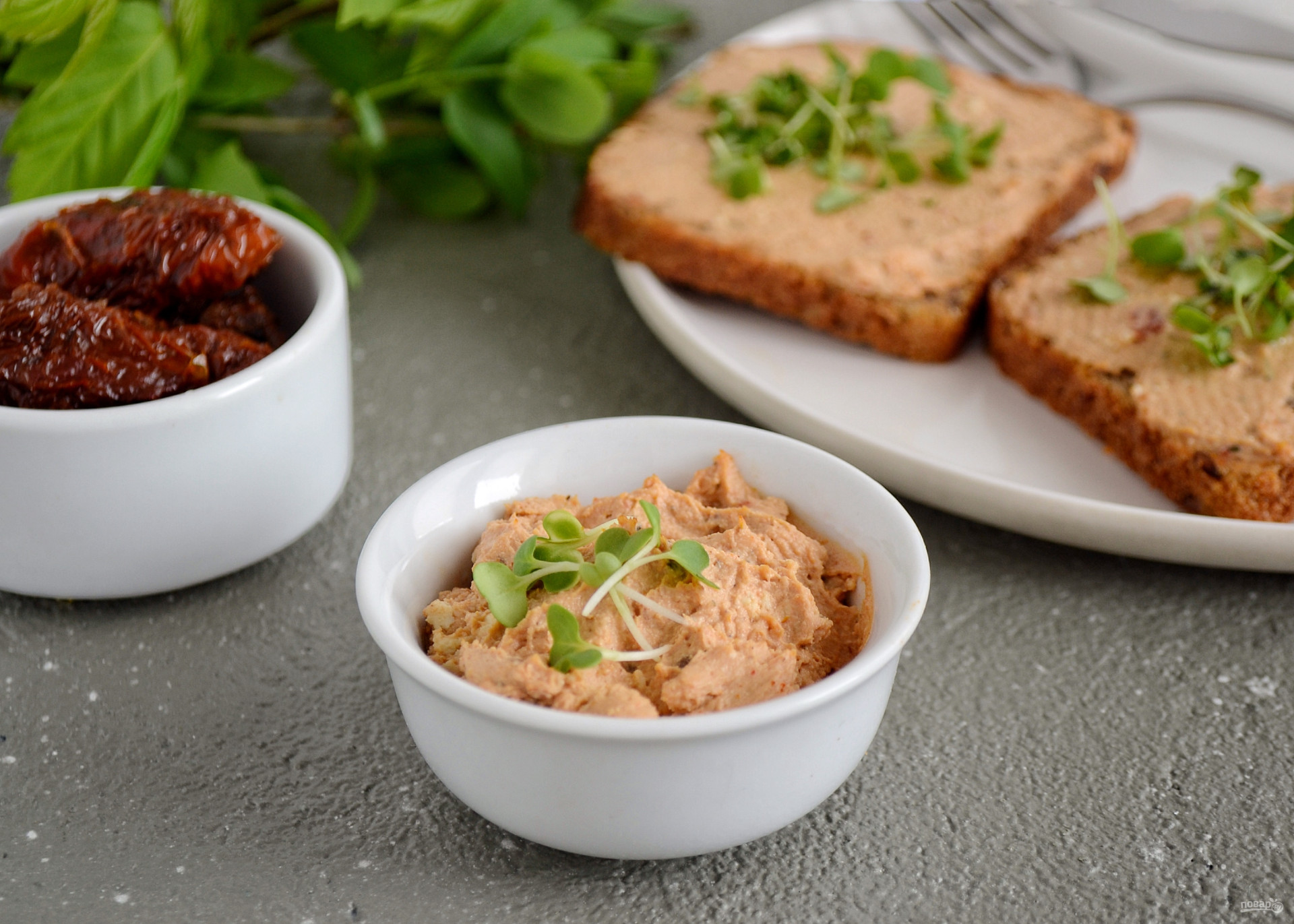 Tato pasta chutná podobně jako vaječná. Připravím ji za 5 minut z jednoduchých ingrediencí a vždy zmizí jako první.