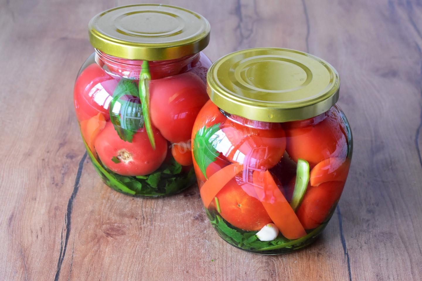 Dodnes vzpomínám na babiččiny rajčata z konzervy. Tento recept používám každý rok.