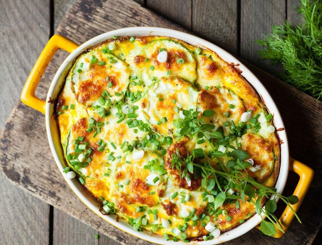 Lehký gratin z cukety, lilku a krevet s bešamelem