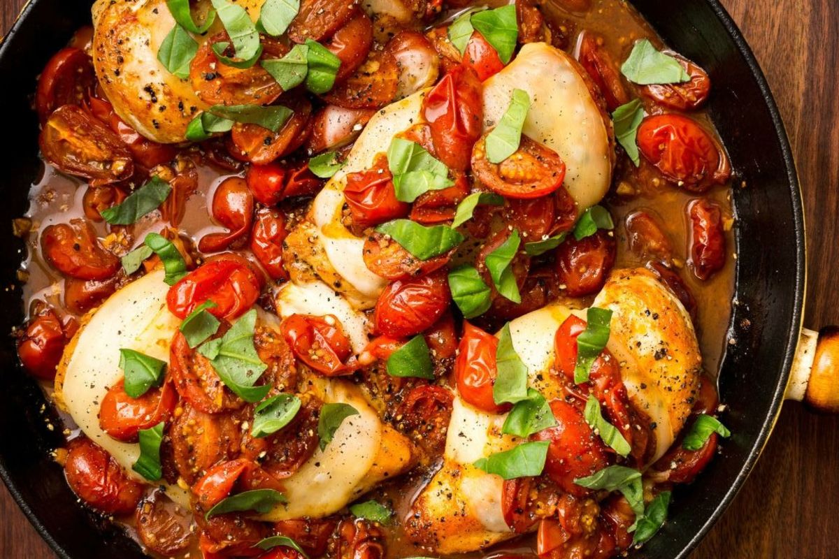 Recept na kuře s rajčaty a bazalkou, které chutná jako v Itálii
