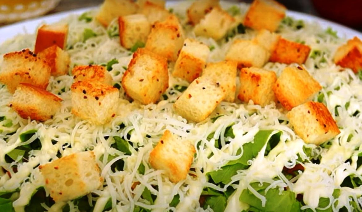 Salát „Stará Riga“. Dlouho jsem hledala tento recept: šéfkuchař restaurace mi připomněl, jak se připravuje.