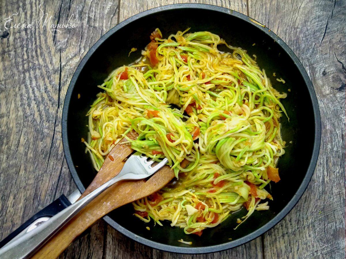 Recept na cukety po sicilsku, připravené na pánvi, je ideálním doplňkem pokrmů středomořské kuchyně.
