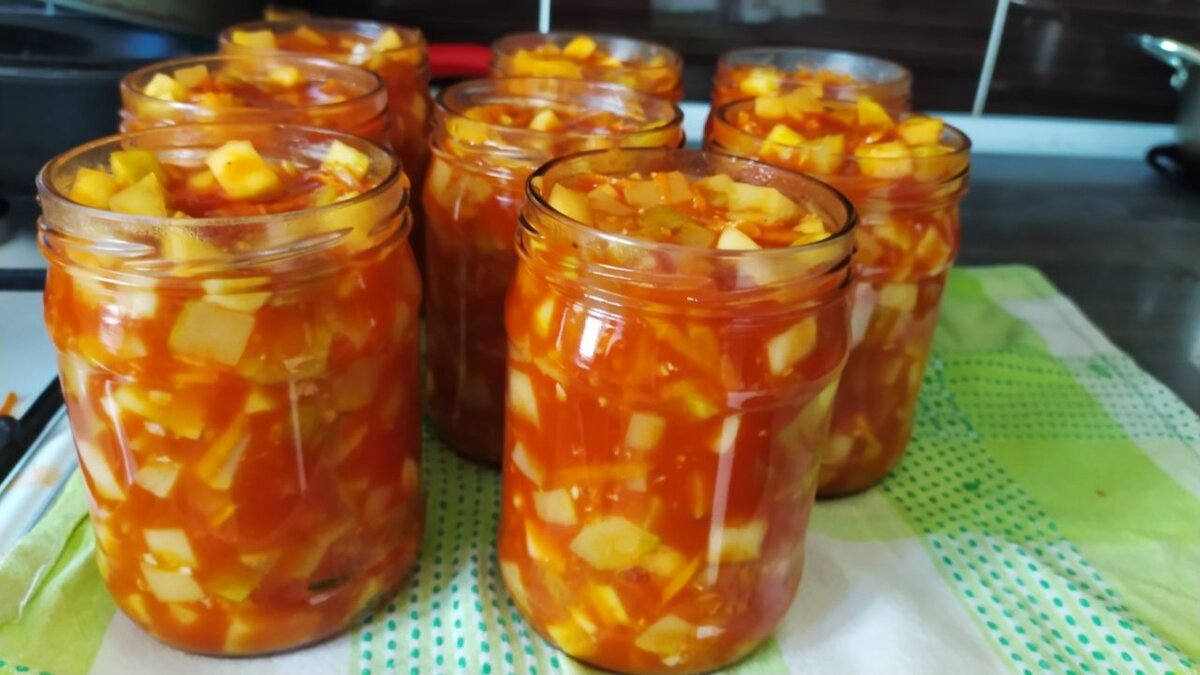 Salát z cukety na zimu – sladkokyselá chuť, jako od babičky