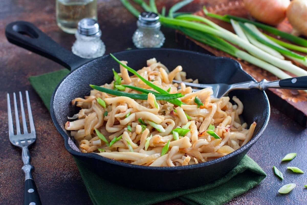 Kalmáry s cibulí: jednoduchý domácí recept podle babiččina receptu