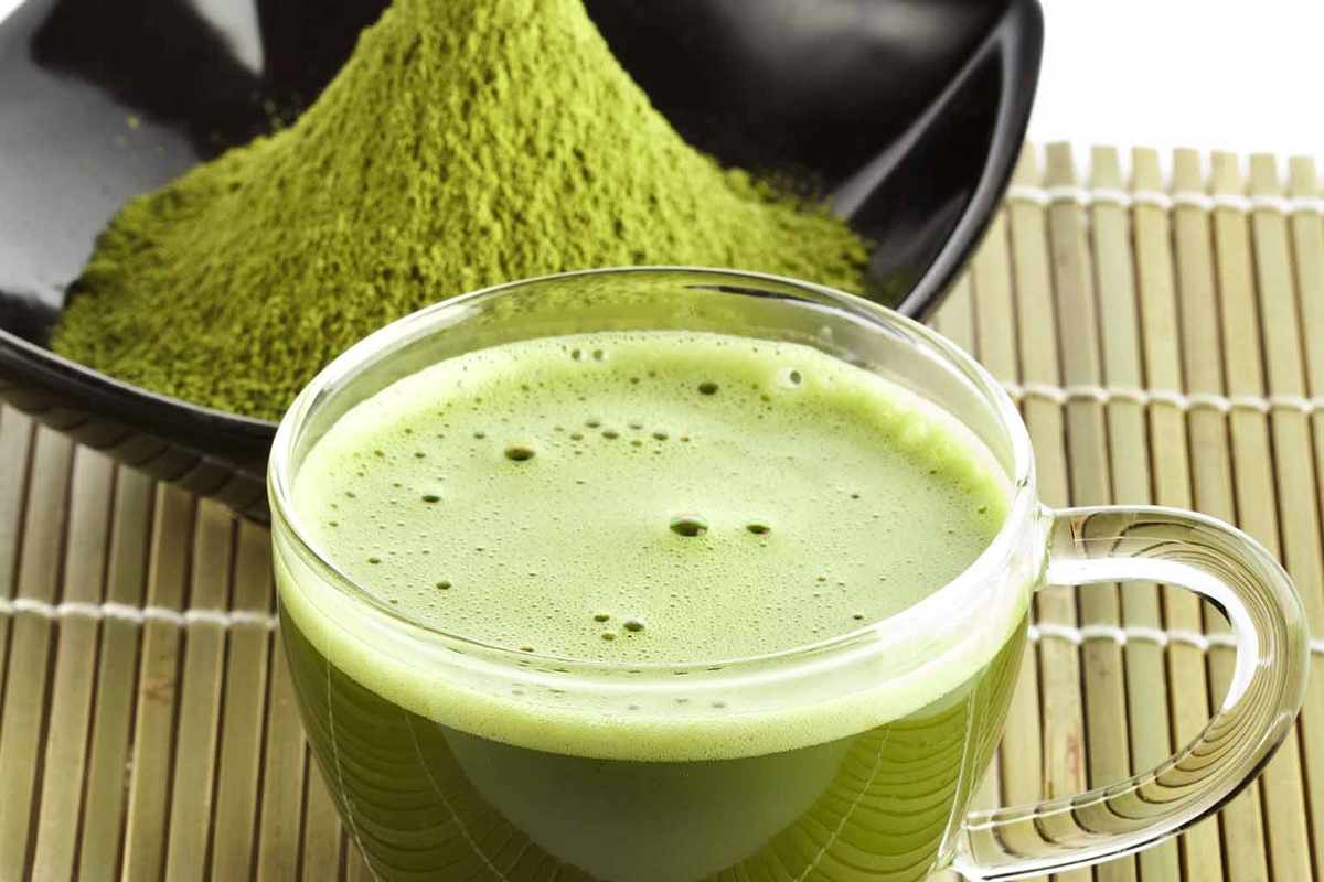 Prevence rakoviny a regulace krevního tlaku: stále více lidí ho volí místo kávy – čaj matcha