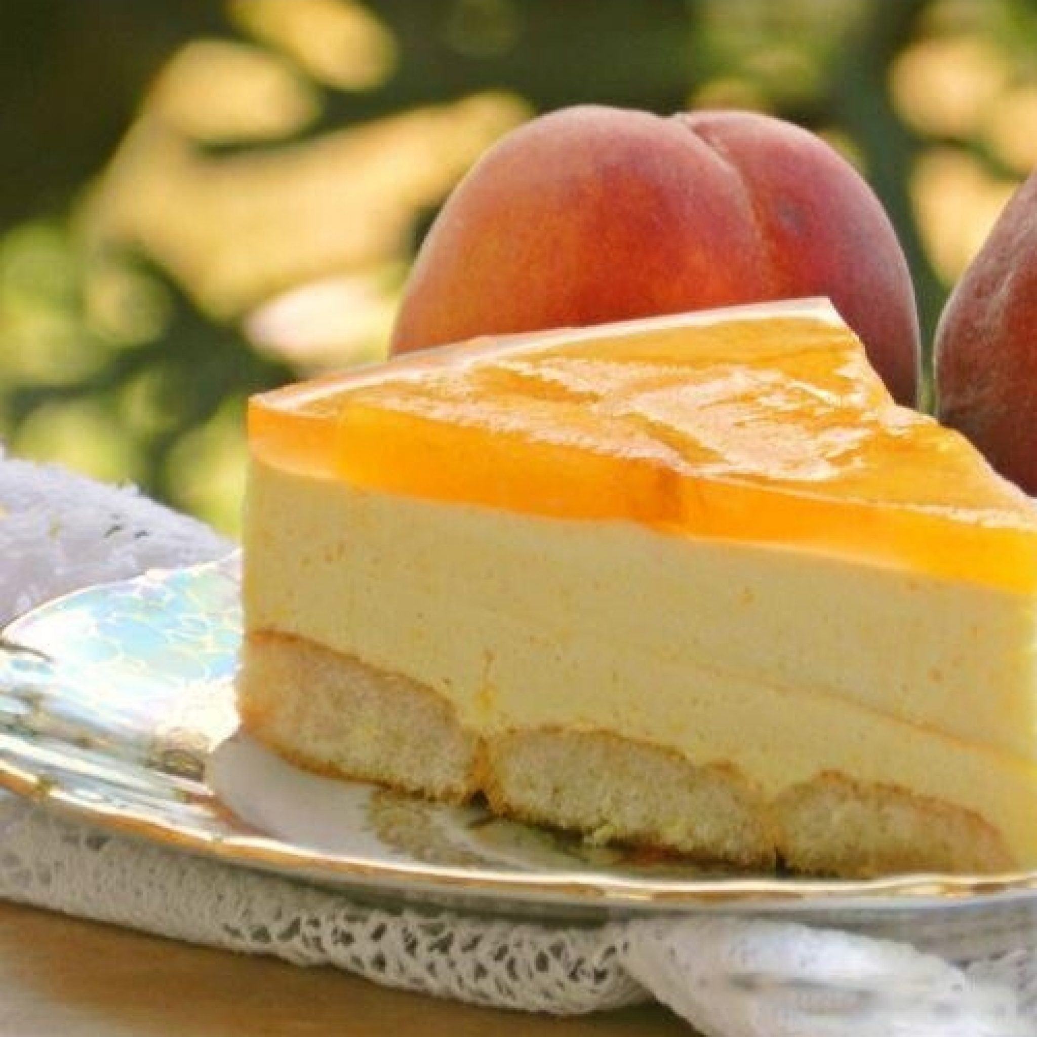 Tímto studeným cheesecakem se loučím s létem. Na podzim je tento lehký dezert ještě chutnější.