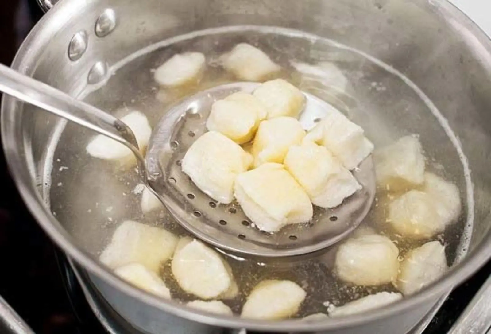 Babiččin recept na líné knedlíky. Pouze čtyři ingredience